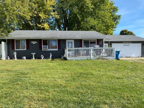 3043 Benton Circle Dr, Hollowayville, IL 61356-9477