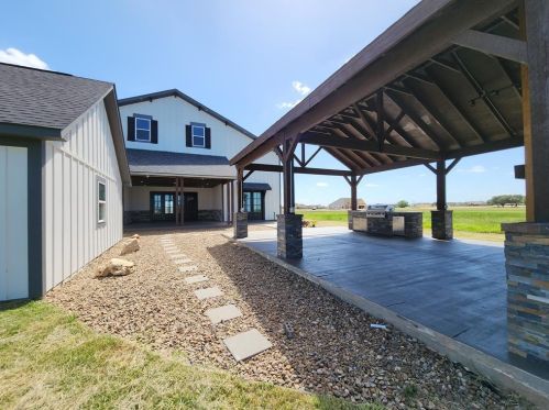 526 Angus Trl, Angleton TX 77515-9833 exterior