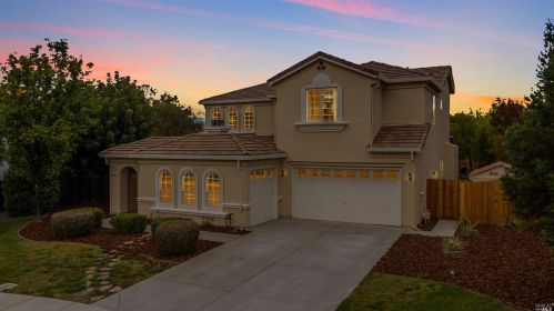 724 Crystal Springs Ct, Vacaville, CA 95688-8758
