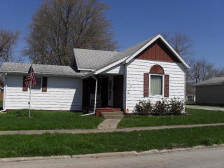 215 11th St, Georgetown IL  61846-1110 exterior