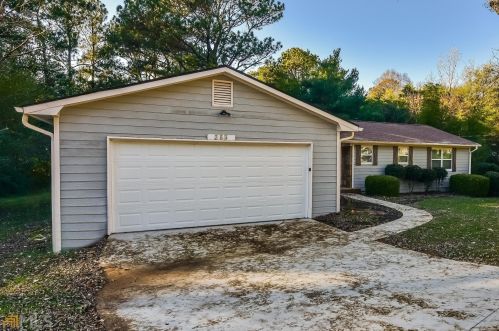 383 Rock Meadow Dr, Stone Mountain GA  30088-1505 exterior