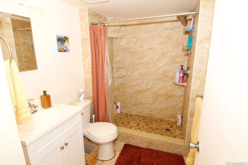 2871 Manoa Rd, Honolulu HI  96822-2120 exterior