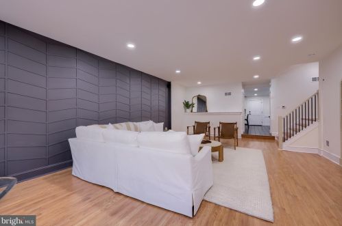 18 Walnut St, Lancaster PA  17602-4924 exterior