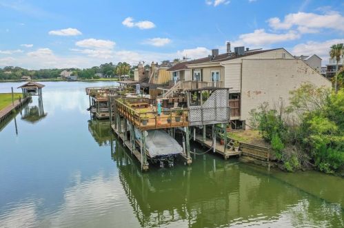 4515 Kingston Harbor Dr, Taylor Lake Village, TX 77586-5507