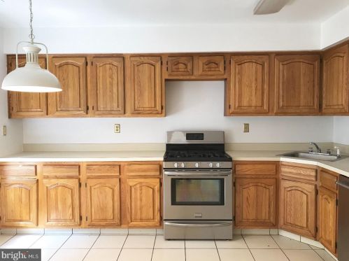 21 Colebrook Ct, Princeton NJ  08540-7050 exterior