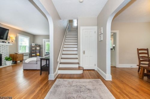 41 Lenox Ter, Town Center, NJ 07052-2623