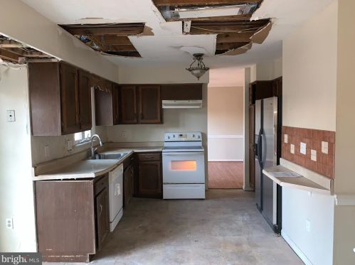 2004 Aventurine Way, Silver Spring MD 20904-5253 exterior