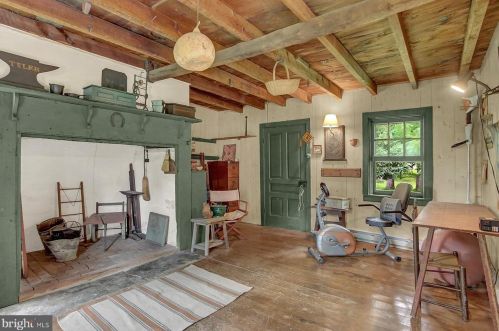 1917 Walnut Bottom Rd, Carlisle PA  17015-9624 exterior