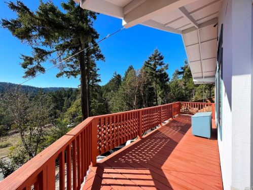 26661 Sherwood Rd, Willits, CA 95490-5851