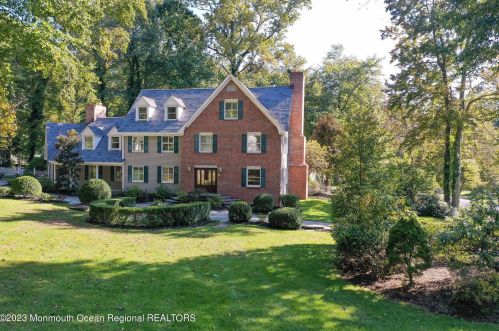 142 Bamm Hollow Rd, Middletown, NJ 07748-2946