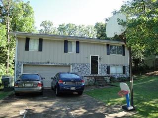 304 Branch Dr, Hixson, TN 37343-2815