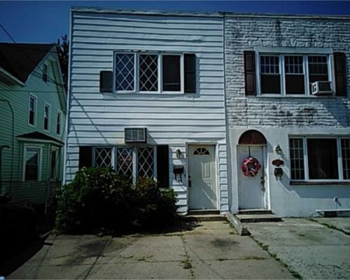 2229 Cove Rd, Camden, NJ 08110-1645