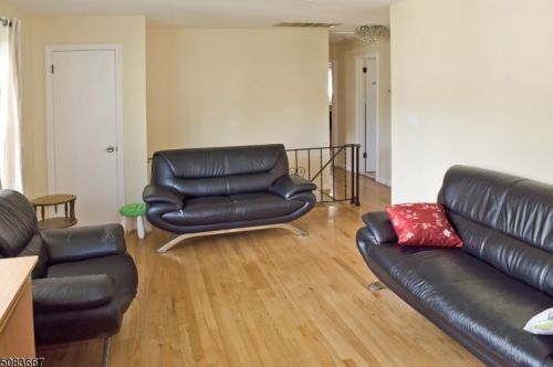 31 Quaker Rd, Parsippany, NJ 07054-3635