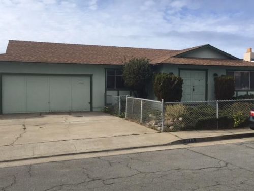 1677 Luzern St, Seaside, CA 93955-4513