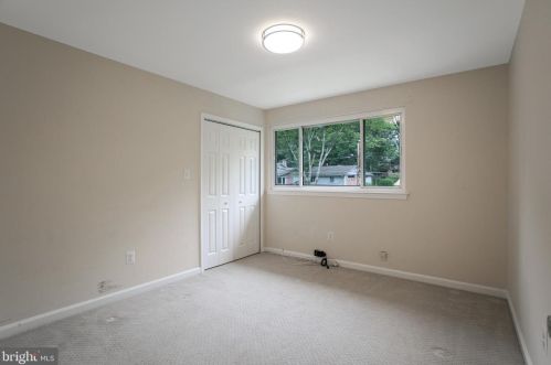 6812 Landor Ln, Springfield VA  22152-3333 exterior