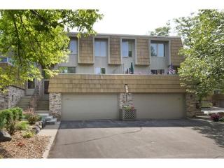 10309 Berkshire Rd, Minneapolis, MN 55437-2266