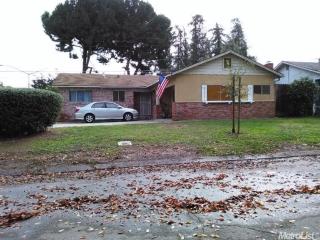 1001 Del Vale Ave, Modesto, CA 95350-4815