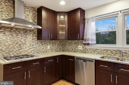 13908 Gate Dr, Silver Spring MD 20906-2208 exterior