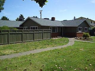 636 Loma Vista Dr, Redding, CA 96002-3140