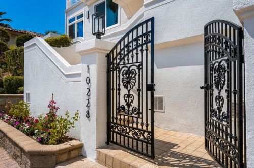 10228 Overhill Dr, Santa Ana CA  92705-1595 exterior