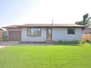 55 Custer Dr, Bismarck, ND 58504-9149