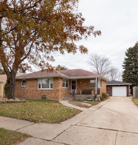 845 Fulton Ave, Waukegan, IL 60085-7250