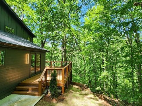 8305 Ison Rd, Atlanta GA  30350-3129 exterior