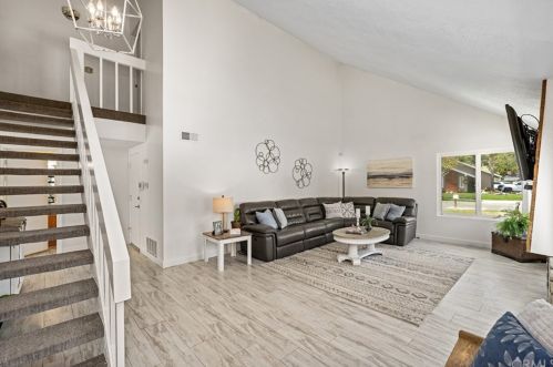 6298 Woodsboro Ave, Anaheim CA  92807-2347 exterior