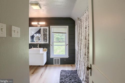 175 Church Rd, Carlisle PA  17015-9360 exterior