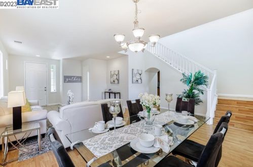 1040 Saffron Dr, Tracy, CA 95377-8671