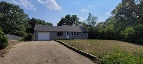 2126 Hillview Rd, Saint Paul, MN 55112-1224