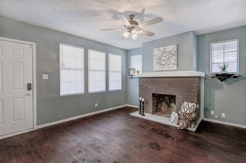 2531 Bomar Ave, Fort Worth TX  76103-2213 exterior