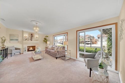 9872 Flamingo Ave, Santa Ana, CA 92708-6608
