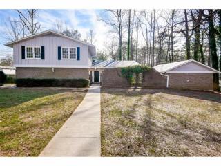 2866 Staunton Dr, Marietta, GA 30067-5600