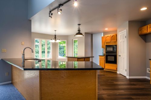 630 Merganser Dr, Hobart IN 46342-9487 exterior