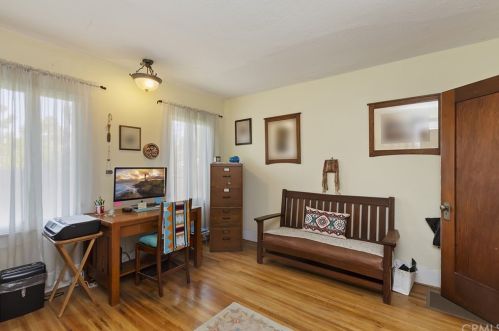 6268 Palm Ave, Riverside CA  92506-2021 exterior