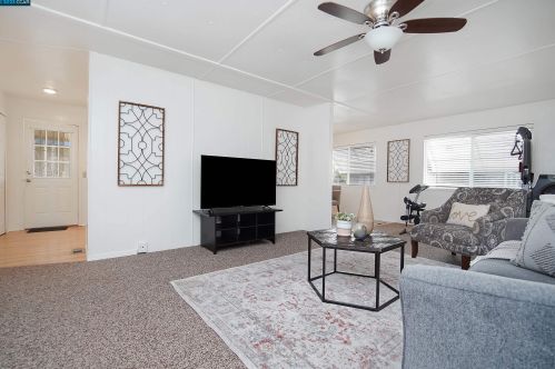 31 Terrace Dr, Concord CA  94518-2058 exterior