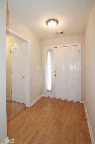 216 Camelot Pl, Warner Robins, GA 31093-1192
