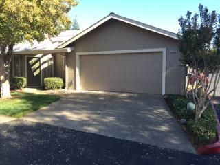 4722 Courtland Ln, Carmichael, CA 95608-2965