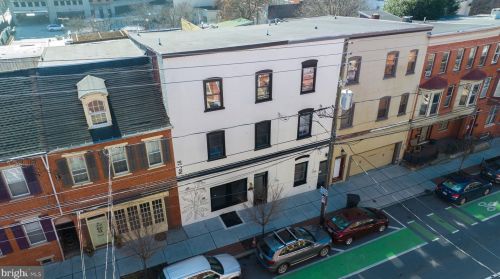 18 Walnut St, Lancaster PA  17602-4924 exterior