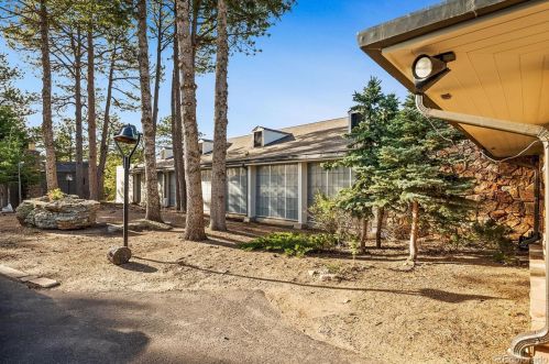 21967 Mountsfield, Lakewood CO 80401 exterior