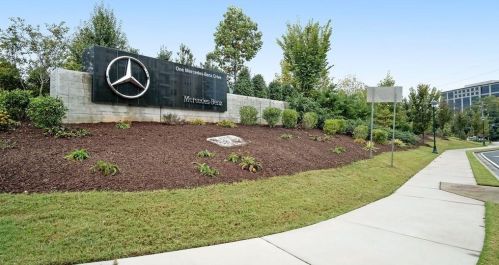 901 Abernathy Rd, Atlanta GA  30328-2562 exterior