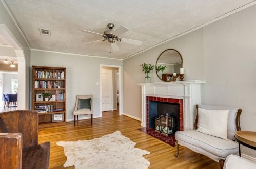 6015 Belgrade Ave, Dallas TX 75227-3608 exterior