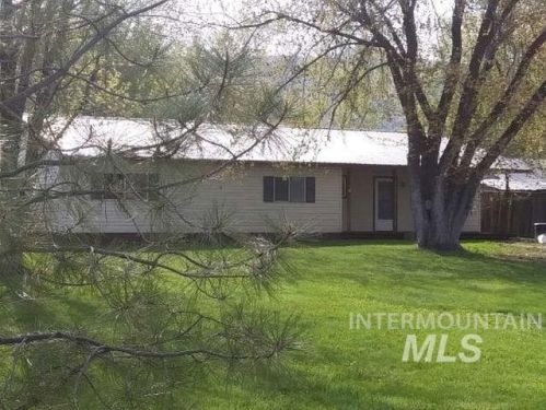 305 Clarendon St, Tamarack ID  exterior