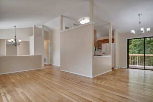 115 Skyline Dr, Wapping, CT 06074-1337