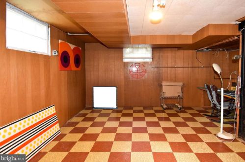 2013 Glen Ross Rd, Silver Spring MD 20910-2125 exterior