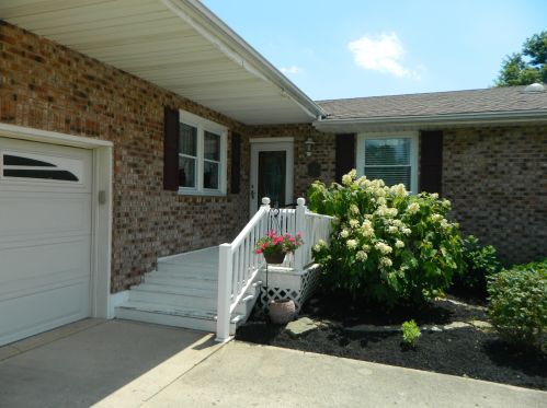 303 Villa Rd, Springfield, OH 45503-1207