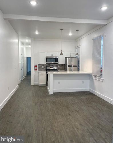 325 Burlington St, Gloucester, NJ 08030-1008