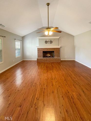 103 Big Oak Dr, Barnesville, GA 30204-1948