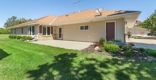 209 Circle View Dr, Dassel, MN 55325-1082